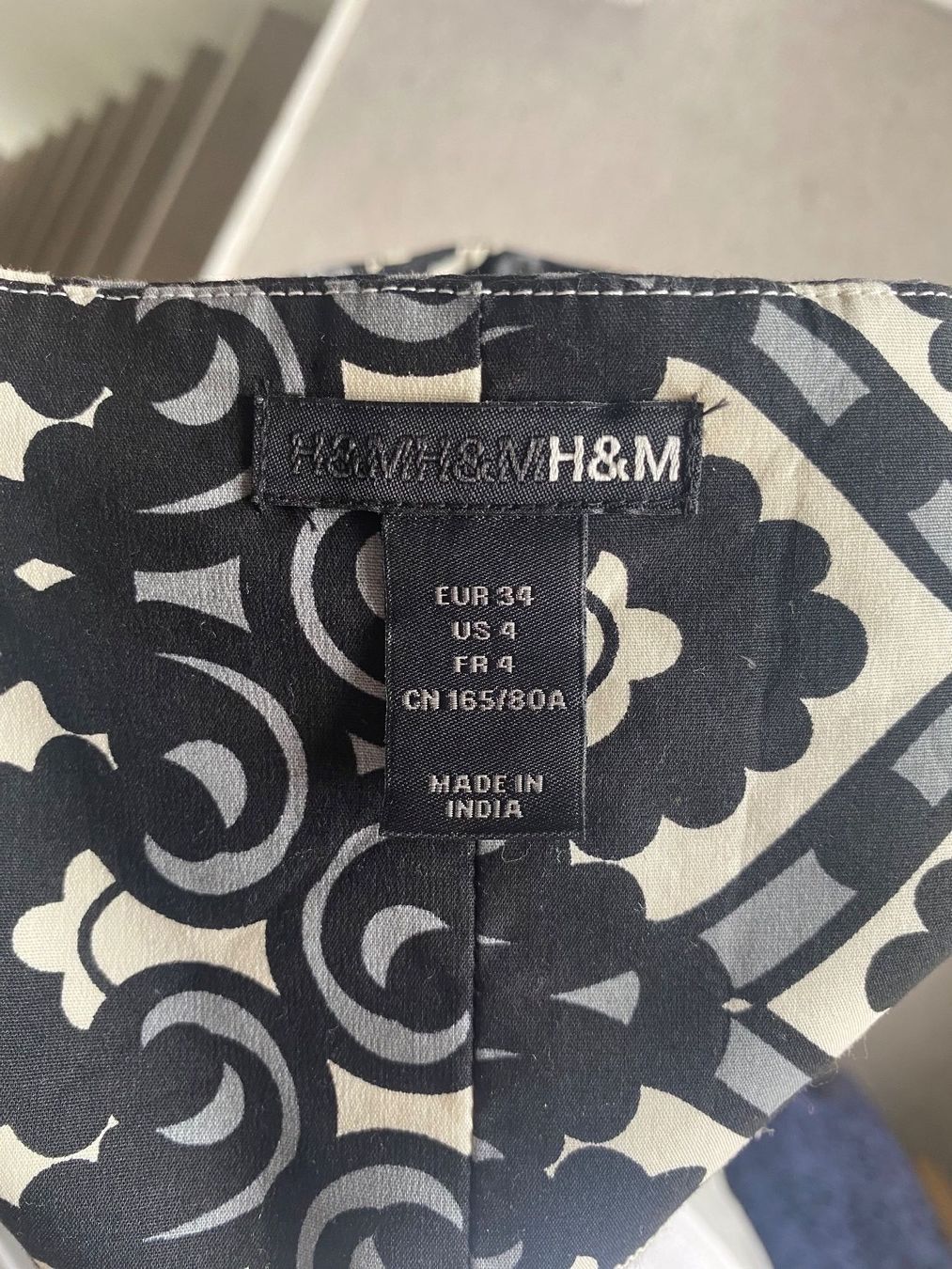 H&M Top: Top H&M Gr. 34 schwarz weiss – Usato da Altendorf venduto da Jeshy15 2