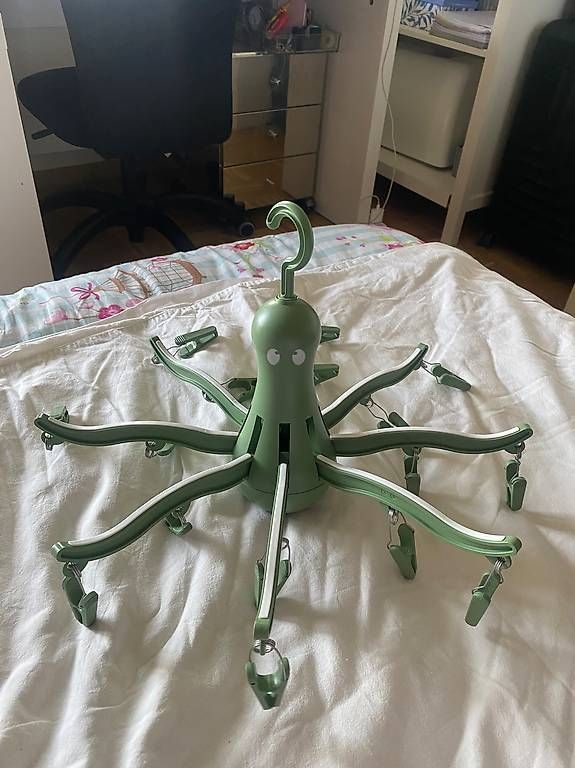Kleiderbügel: Oktopus-Kleiderbügel – Neu und originalverpackt aus Zürich von iri_cyr9