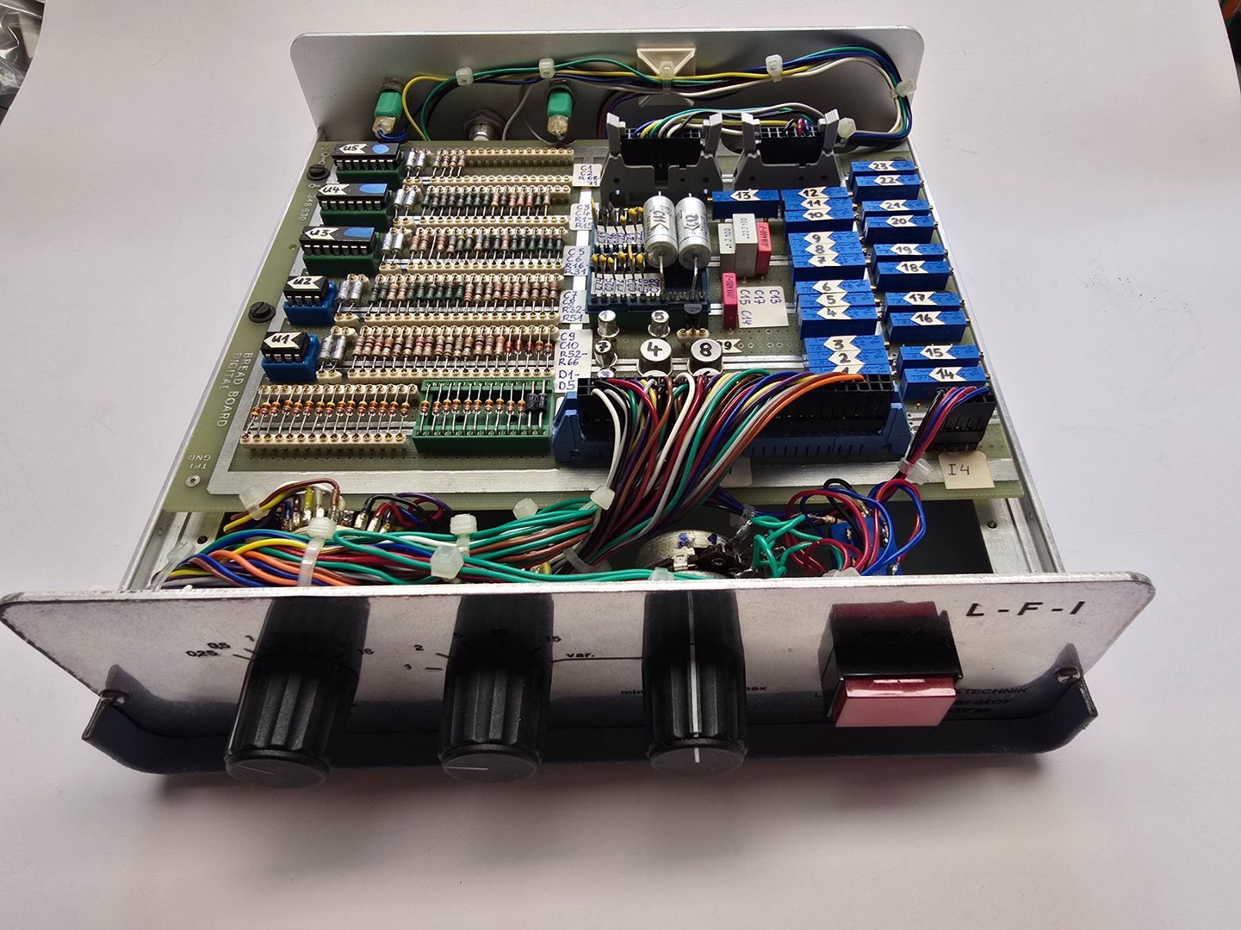 Misurare: Sin / Cos Generator Elektronik-Testgerät 1976 – Usato da Balgach venduto da Zwickau01 4