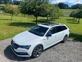 Skoda Superb IV / SportLine Plug-In-Hybrid 1.4 PHEV 218 PS