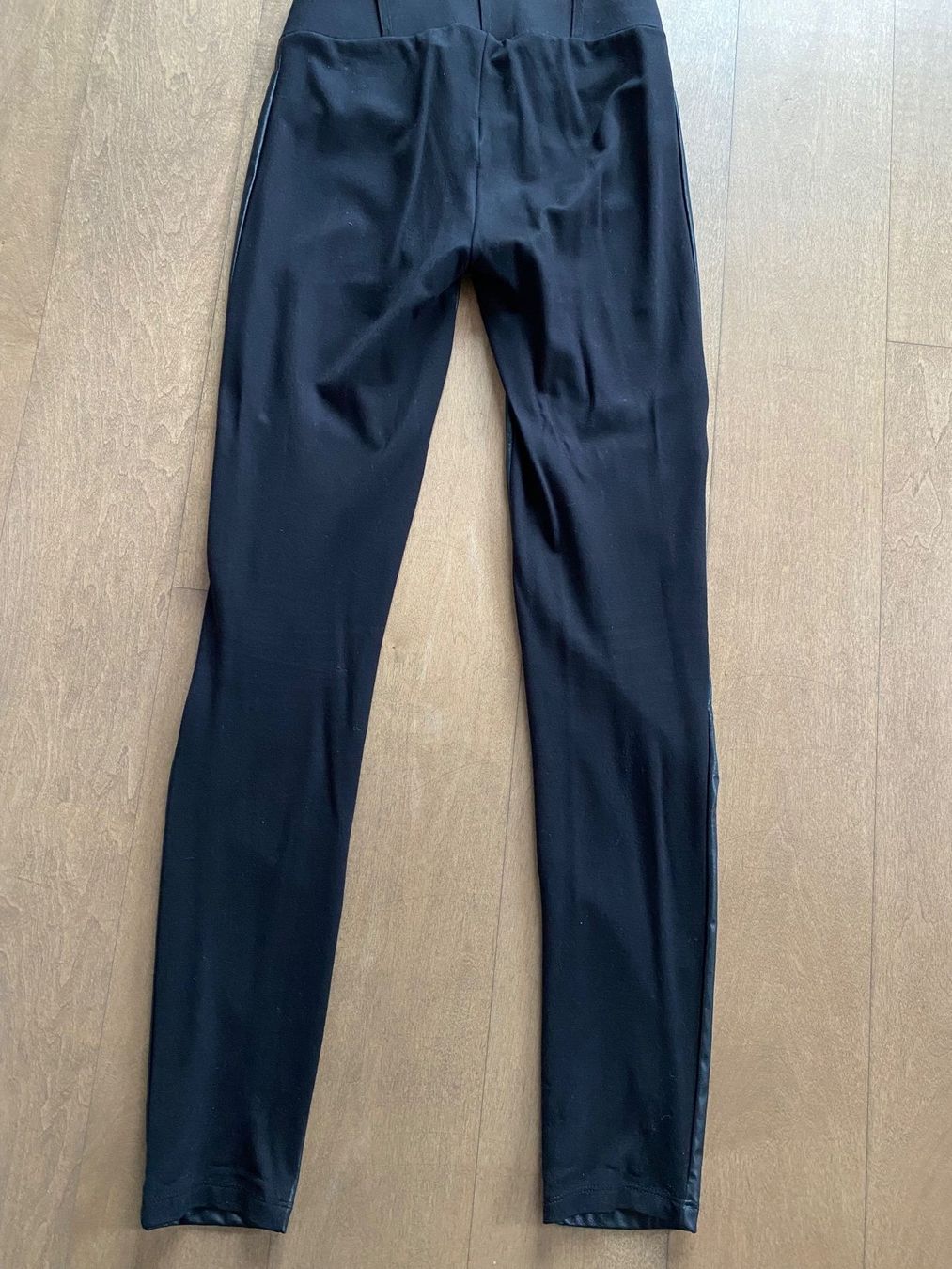 Pantaloni: Seraphine - schwarze Umstandsshose in Lederoptik Gr. 34 – Usato da Meilen venduto da kleisi01 2