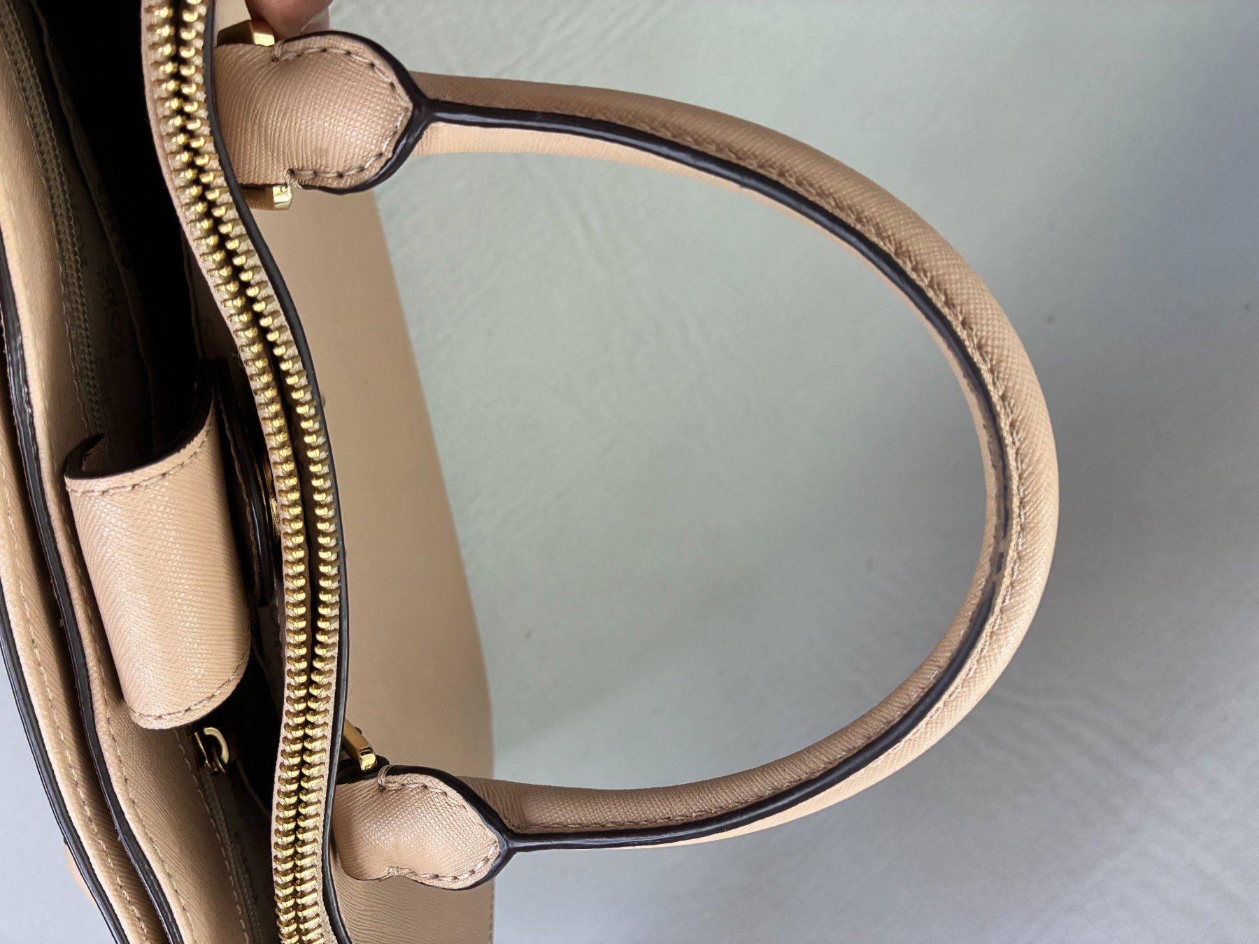 Michael Kors Sacs femmes: Michael Kors Kellen Satchel 100% original – D'occasion à Malleray par ste_rx2t 7