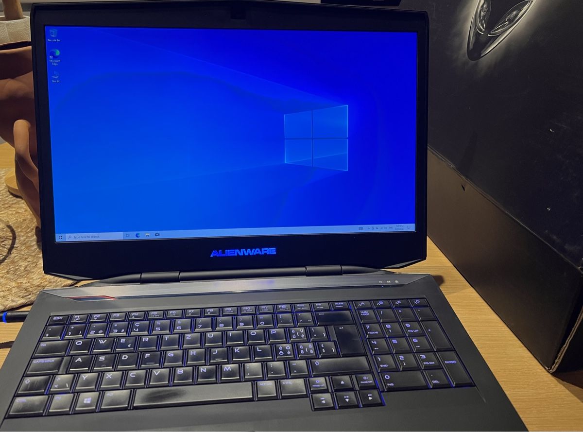 Alienware Notebooks: Alienware 17 Gaming Laptop – Gebraucht aus Vacallo von  4