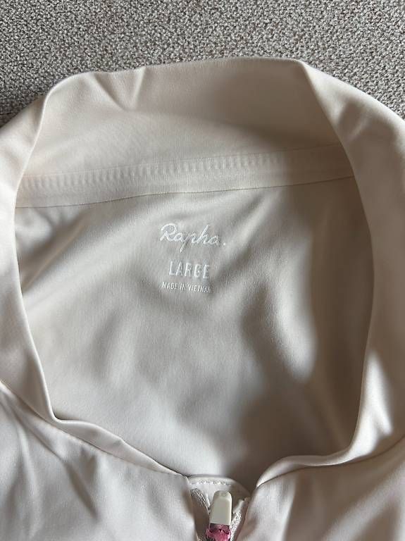 Leibchen & Hosen: Rapha Core Kurzarm-Radtrikot  neu  Grösse L  Off-White – Gebraucht aus Bern von xloui99x 2