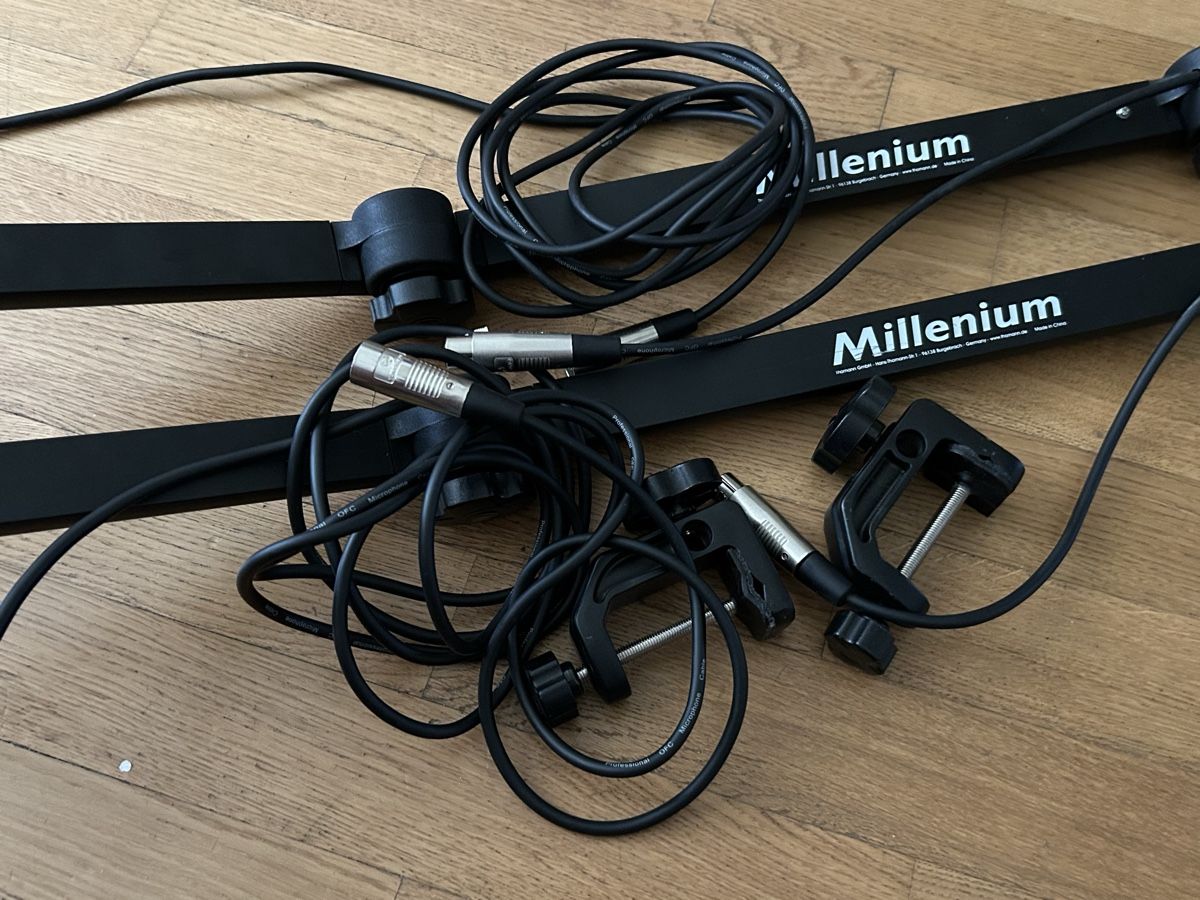 Millenium Sonstiges für Büro & Gewerbe: Zwei Studio-Mikrofonarme mit integriertem XLR Kabel – Gebraucht aus Biel/Bienne von NitnelavV 1