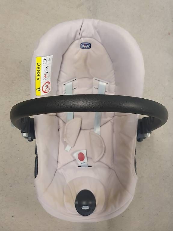 Seggiolini per auto: Ovetto Chicco – Usato da Balerna venduto da Luca1234