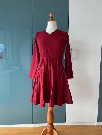 Dunkelrotes Strickkleid Größe M