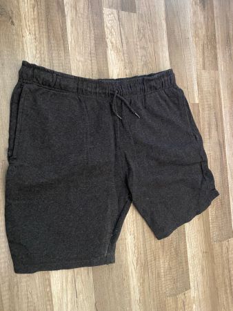 Identic Shorts Grösse XL. grau-schwarz