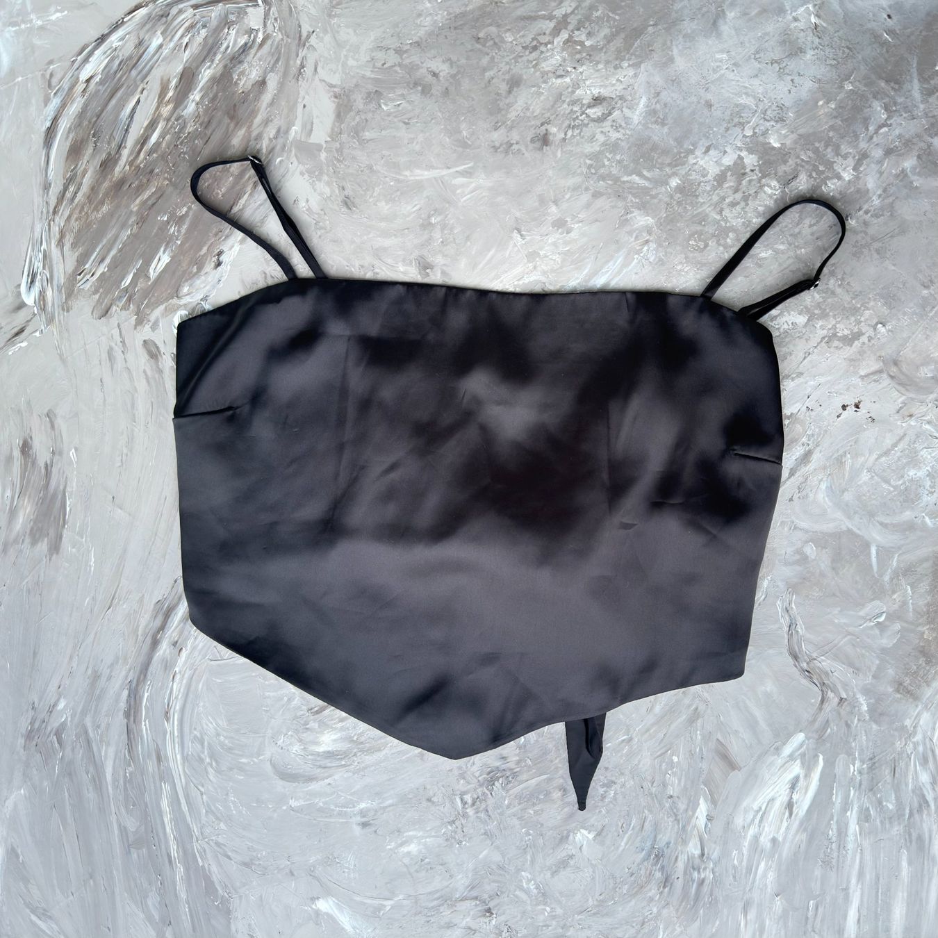 Tops: Top Cache-Cœur Satin Noir – D'occasion à Thônex par BrYu 3