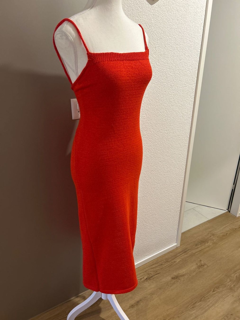 Vestiti: Strickkleid maxi mit Spaghettiträgern rot Grösse M – Usato da Brunnen venduto da Nala2929 1