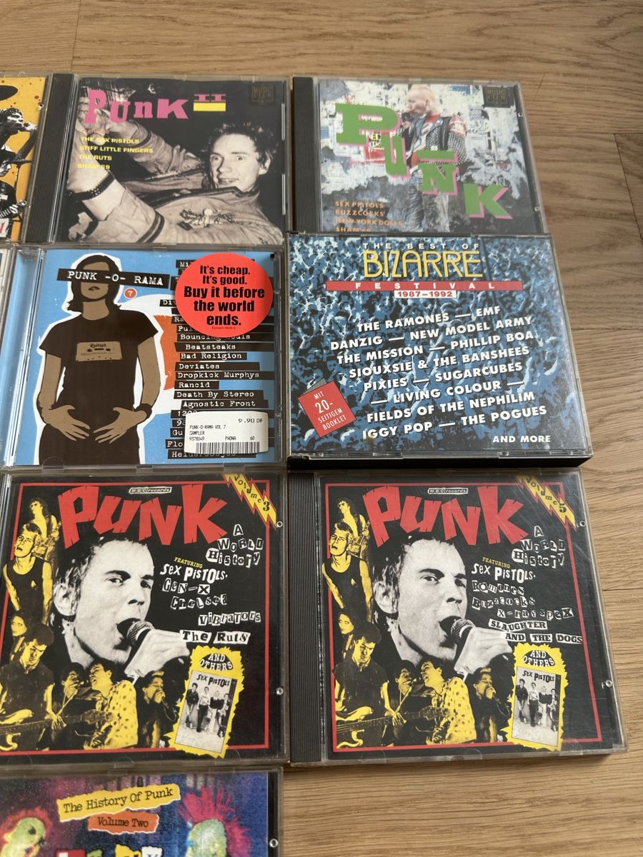 CD: 10x CD Sammlung Punk - 9x Sampler – Usato da Birmensdorf ZH venduto da die_cobra_007 2