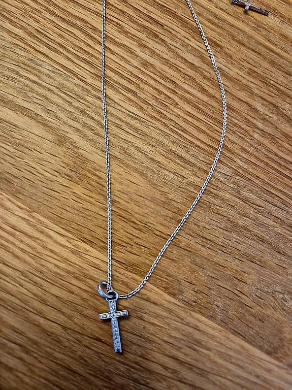 Thomas Sabo Catenine: Thomas Sabo,  Halskette Kreuz – Usato da Feusisberg venduto da cts_55rn