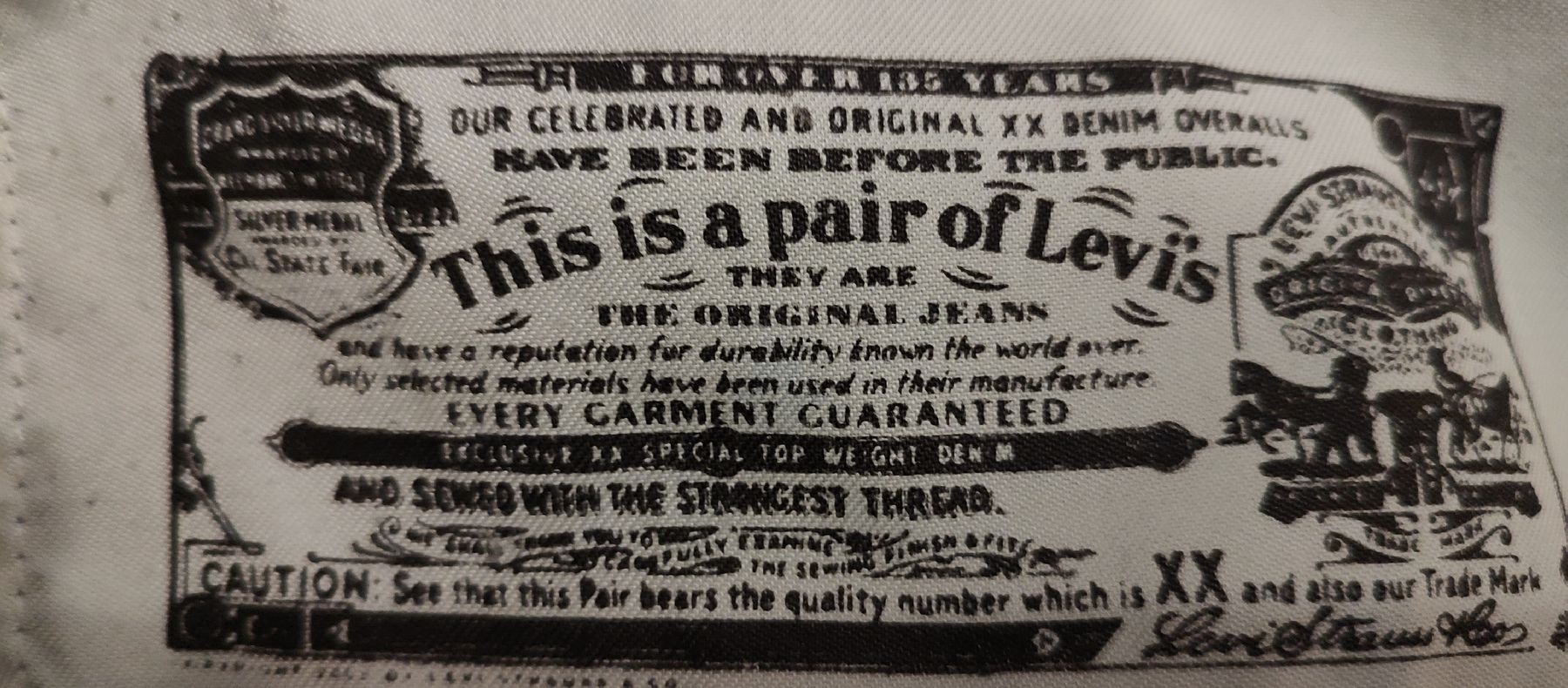 Levi's Pantaloni: Levi's 501 Herren Jeans mit Knopfleiste – Nuovo (secondo la descrizione) da Grenchen venduto da car_qq2t 5