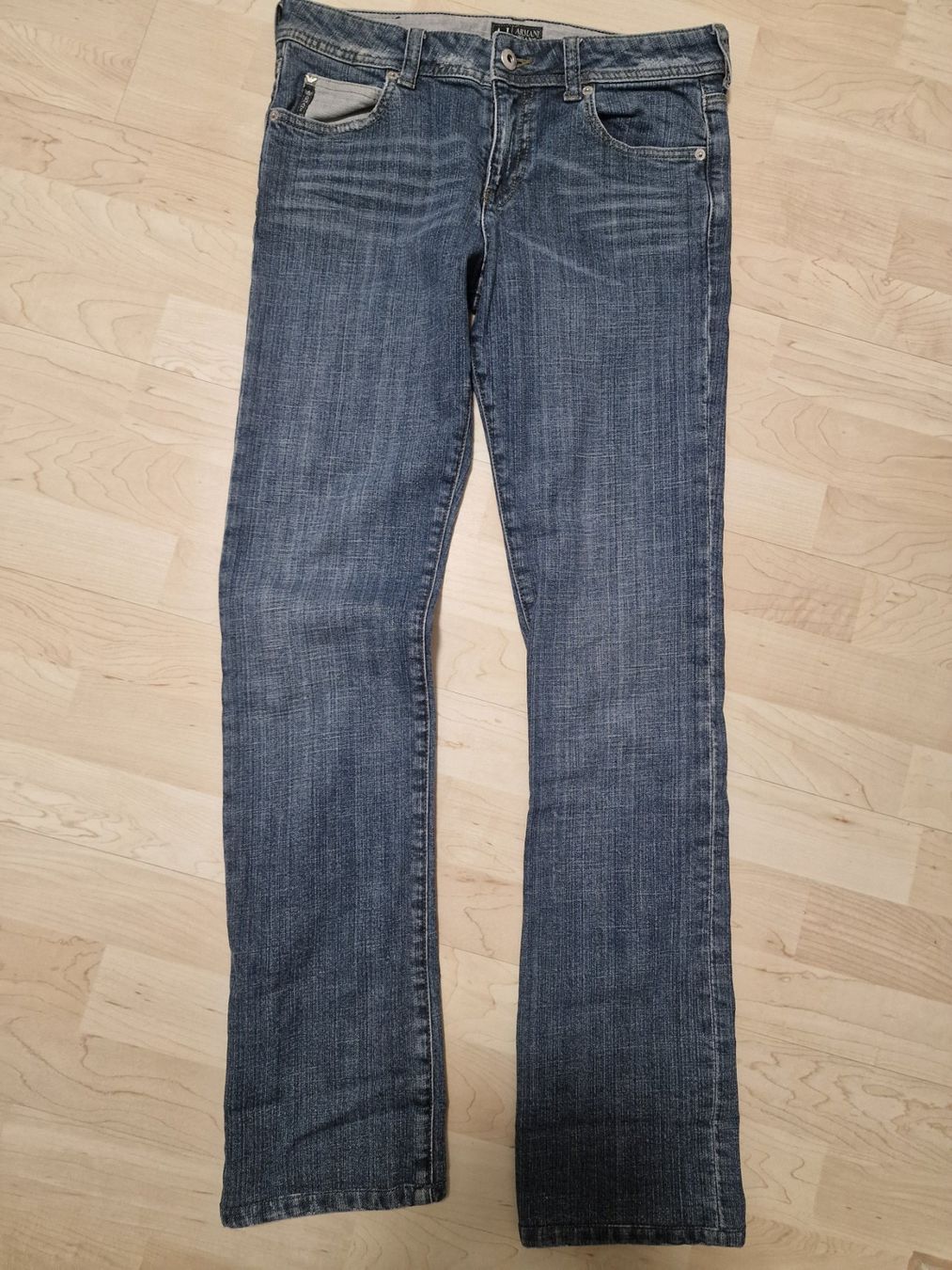 Armani Jeans: Schöne Armani Jeans Grösse 26 – Nuovo (secondo la descrizione) da Knonau venduto da nicdorf