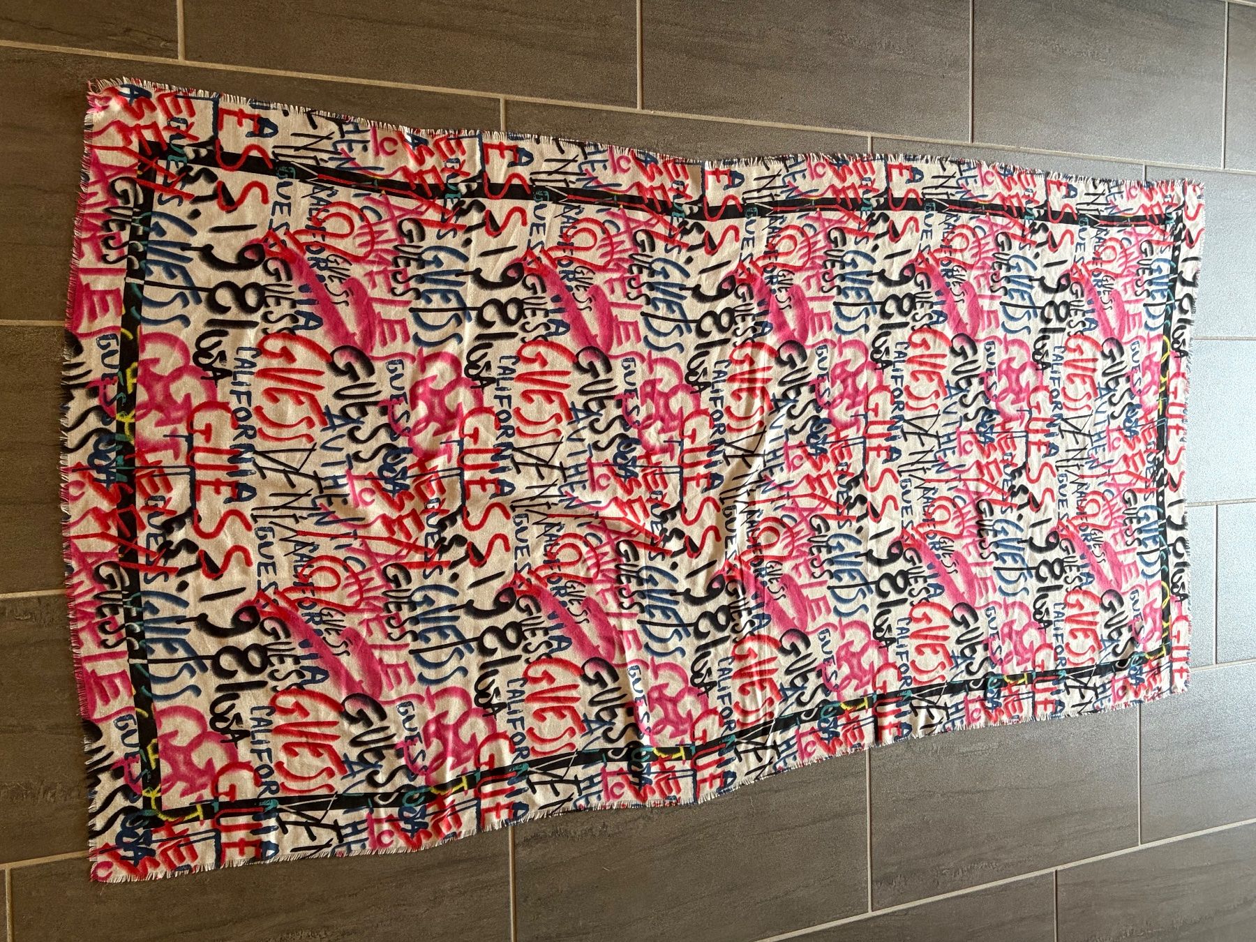 Guess Foulards, Tücher & Schals: Foulard GUESS 90/180 – Gebraucht aus Martigny von Sessalie 3