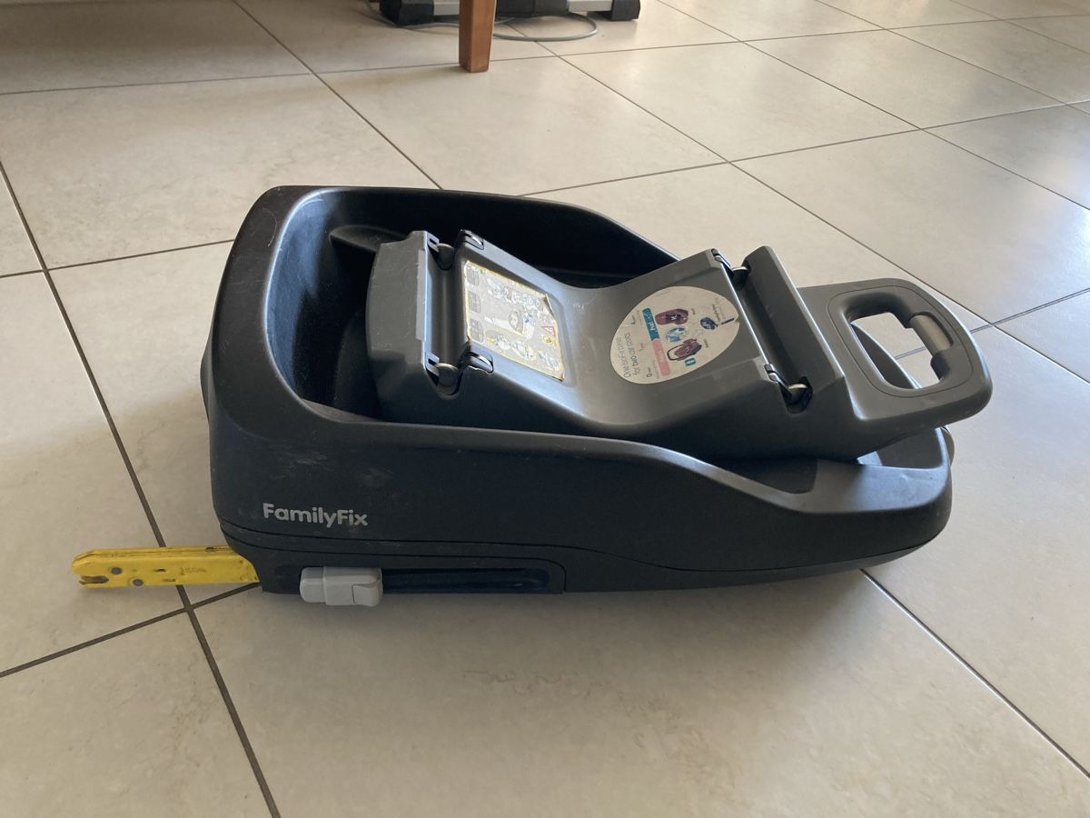Seggiolini per auto: Base isofix familyfix – Usato da Cottens VD venduto da galamba