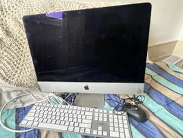 Apple iMac 21.5" 2.3 GHz Core i5 1 TB HDD 8 GB RAM