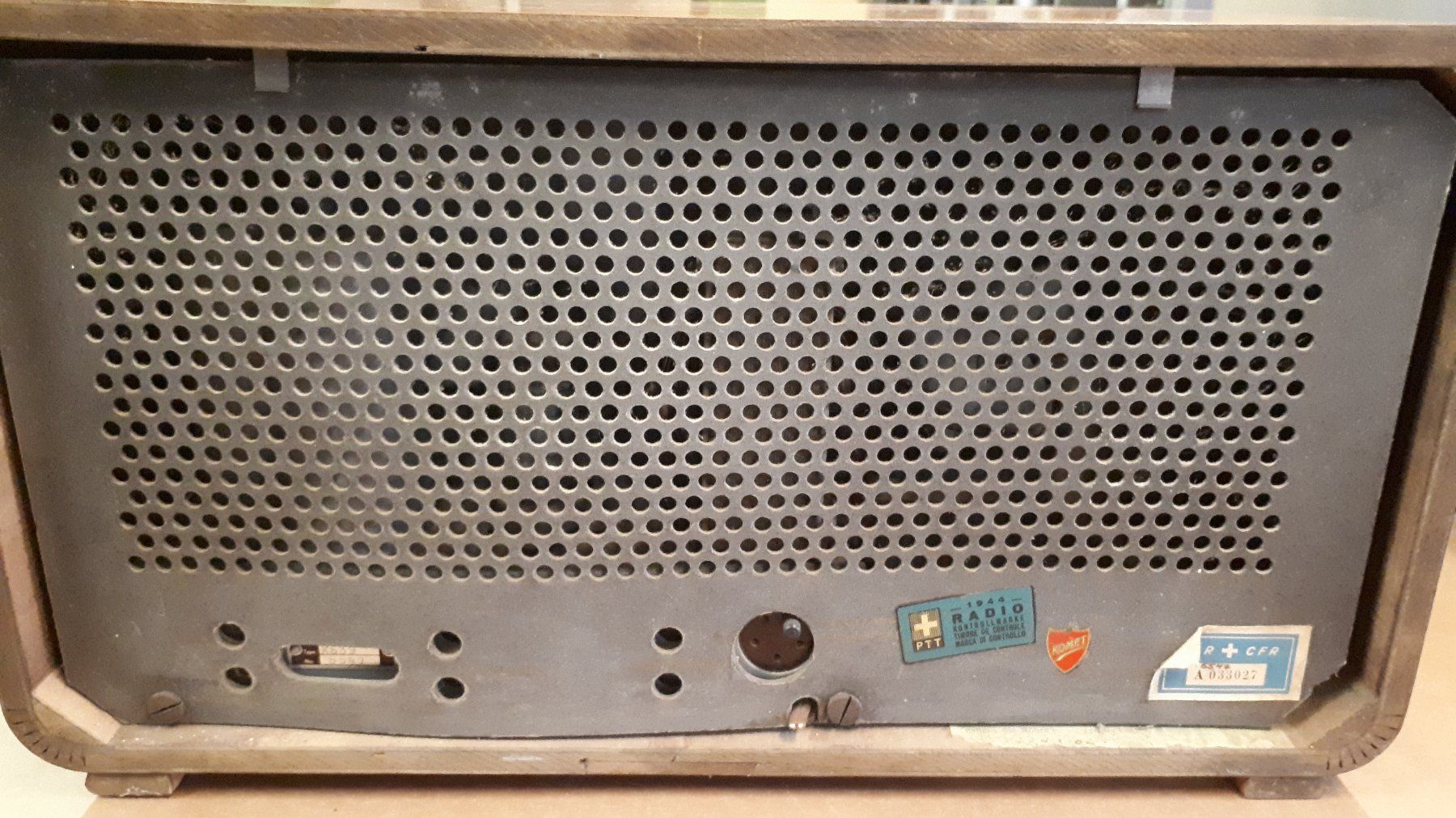 Radio: Komet Radio AG; Mitlödi – Difettoso da Madiswil venduto da 20gls 5