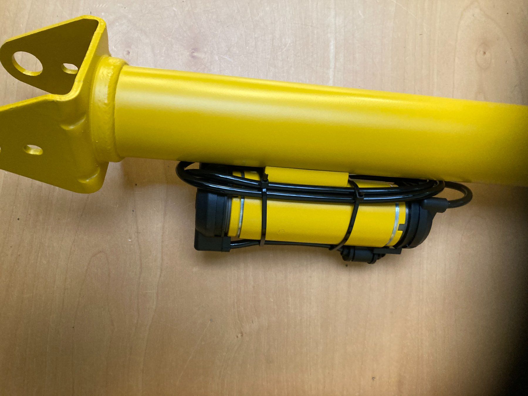 Jeep Tutti pezzi di ricambio auto: Jeep Grand Cherokee SRT Stossdämpfer hinten – Nuovo e nell'imballaggio originale da Cham venduto da WB2223 2