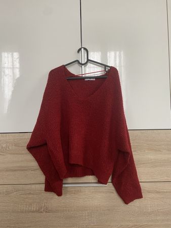 Oversized, kuscheliger Pullover in Weinrot