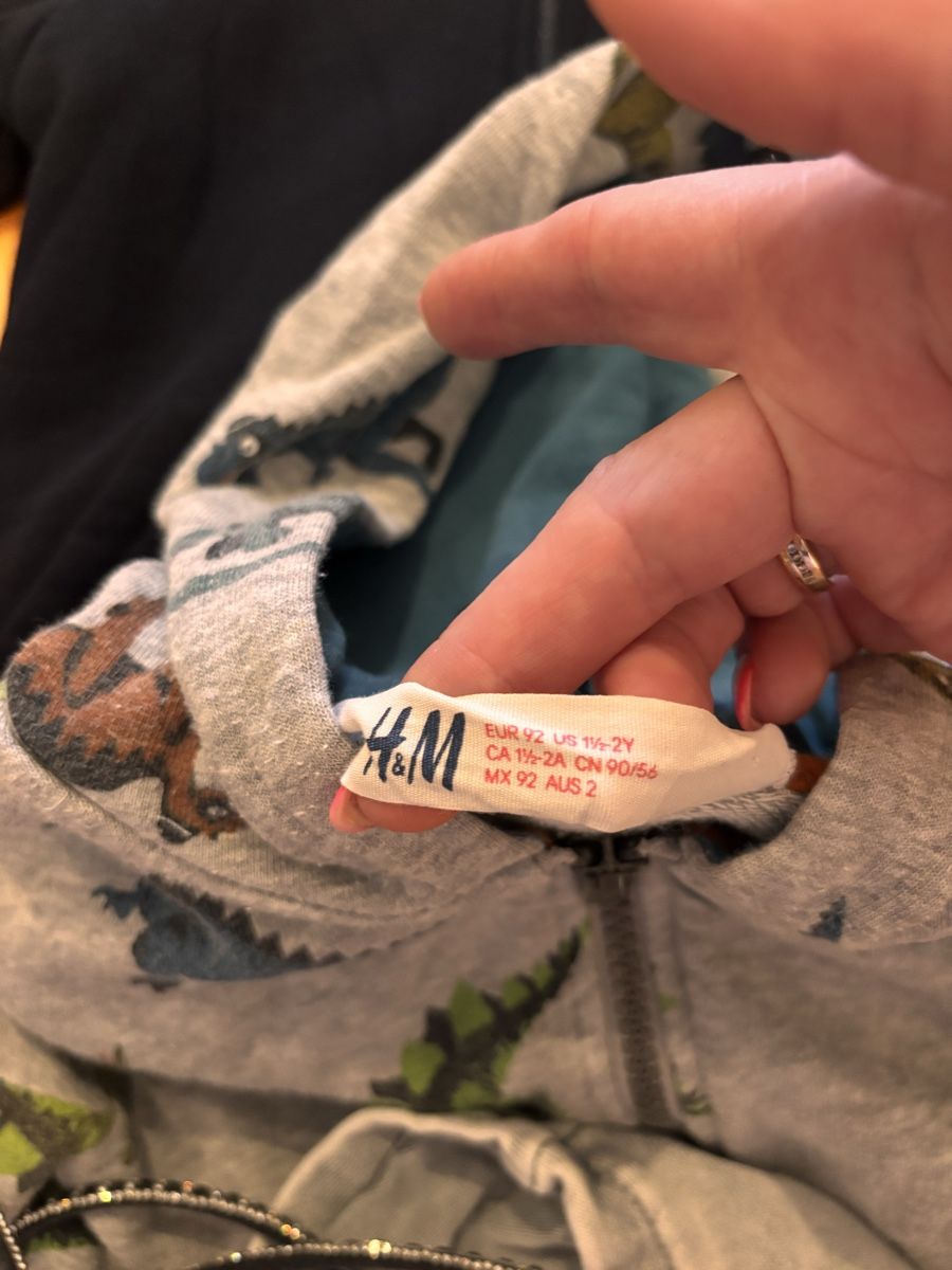 Kleiderpakete & -sets: Kinder Kapuzenpullover Set Grösse 92-116 – Gebraucht aus Klingnau von Tiara2023 3