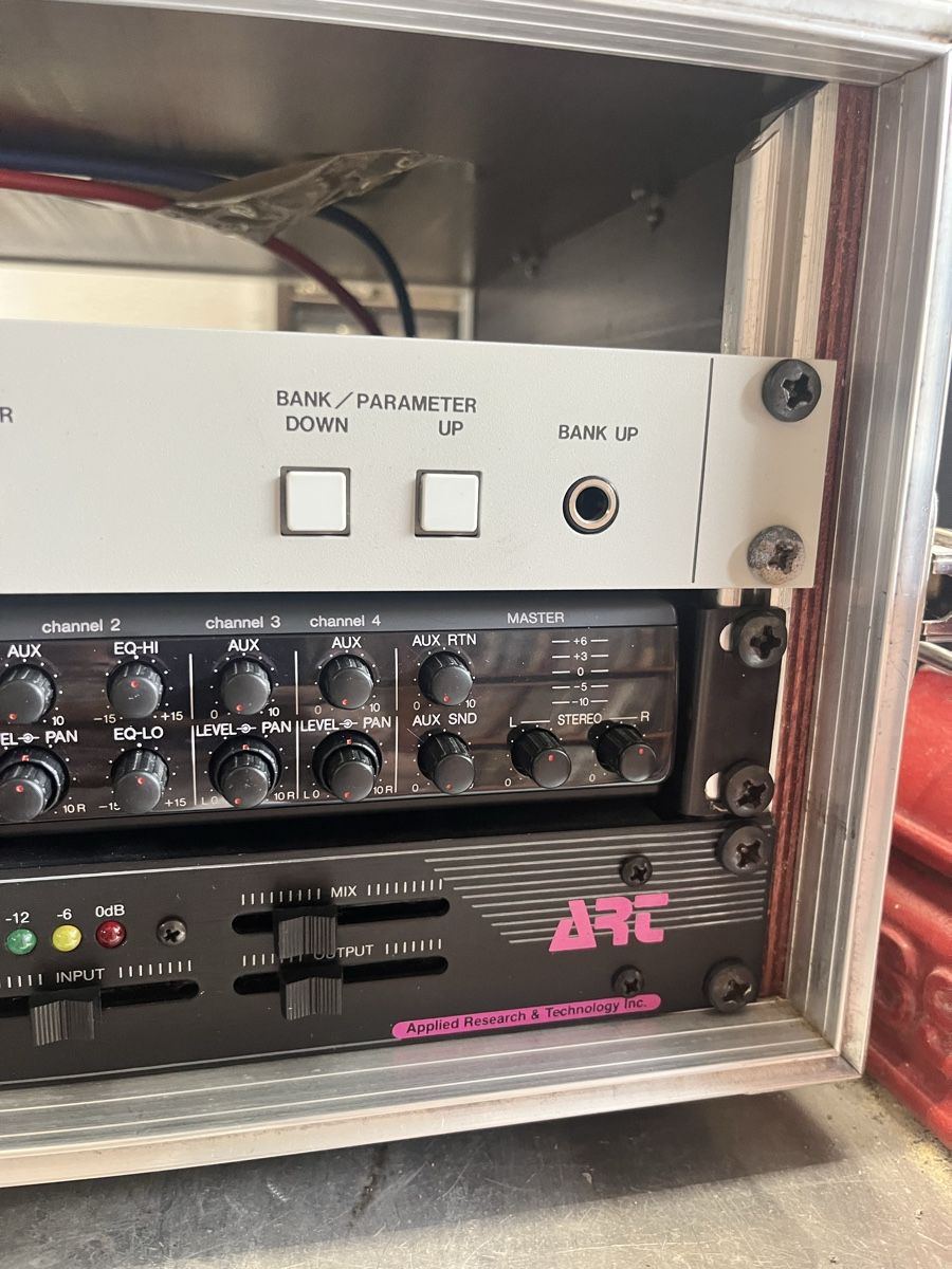 Yamaha Console di mixaggio: Rack audio complet avec 4 appareils  🎸 – Usato da Crissier venduto da Texavery01 4