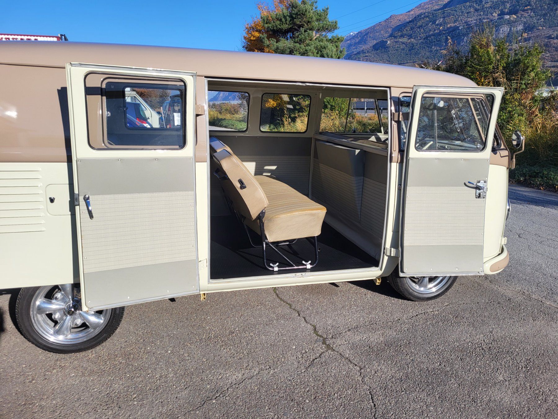 VW Automobili: A vendre Volkswagen Combi – Usato da Fully venduto da Luvi 2