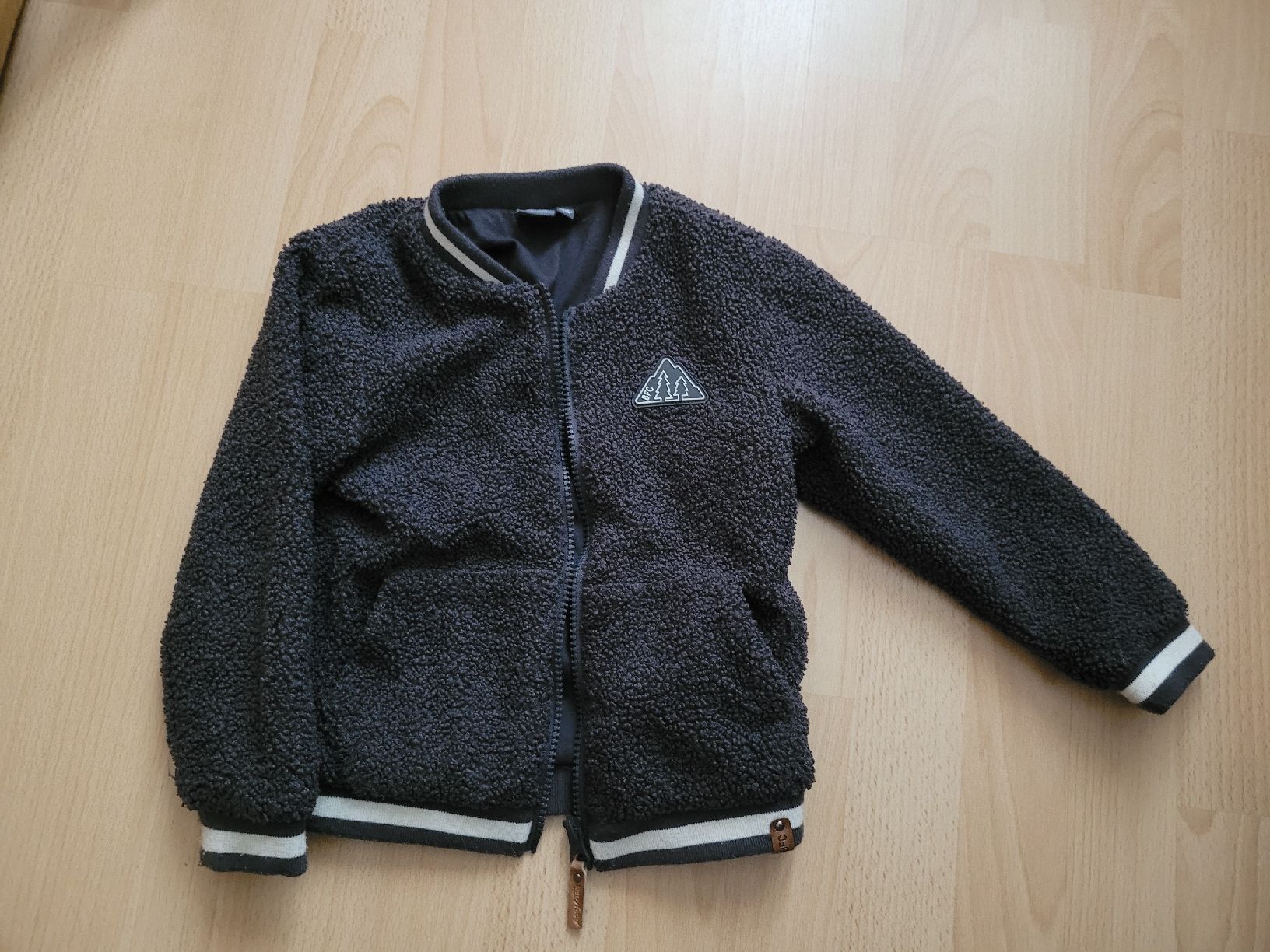Pullover & Sweatshirts: Jäggli Babyface gr. 104 – Gebraucht aus Inwil von Flower2325