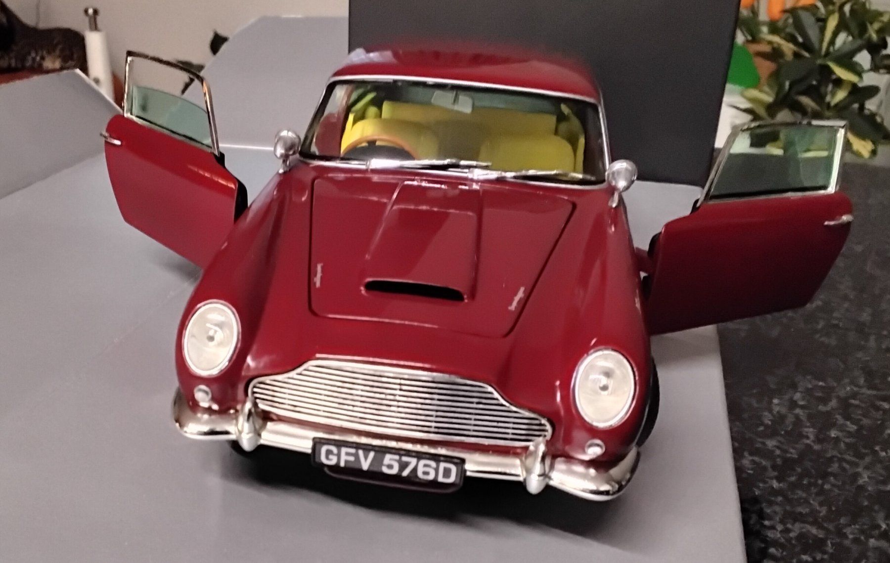 Aston Martin Modellini d'auto: Aston Martin DB5, 1/18 CHRONO – Nuovo (secondo la descrizione) da Pfyn venduto da Wildwilli 6