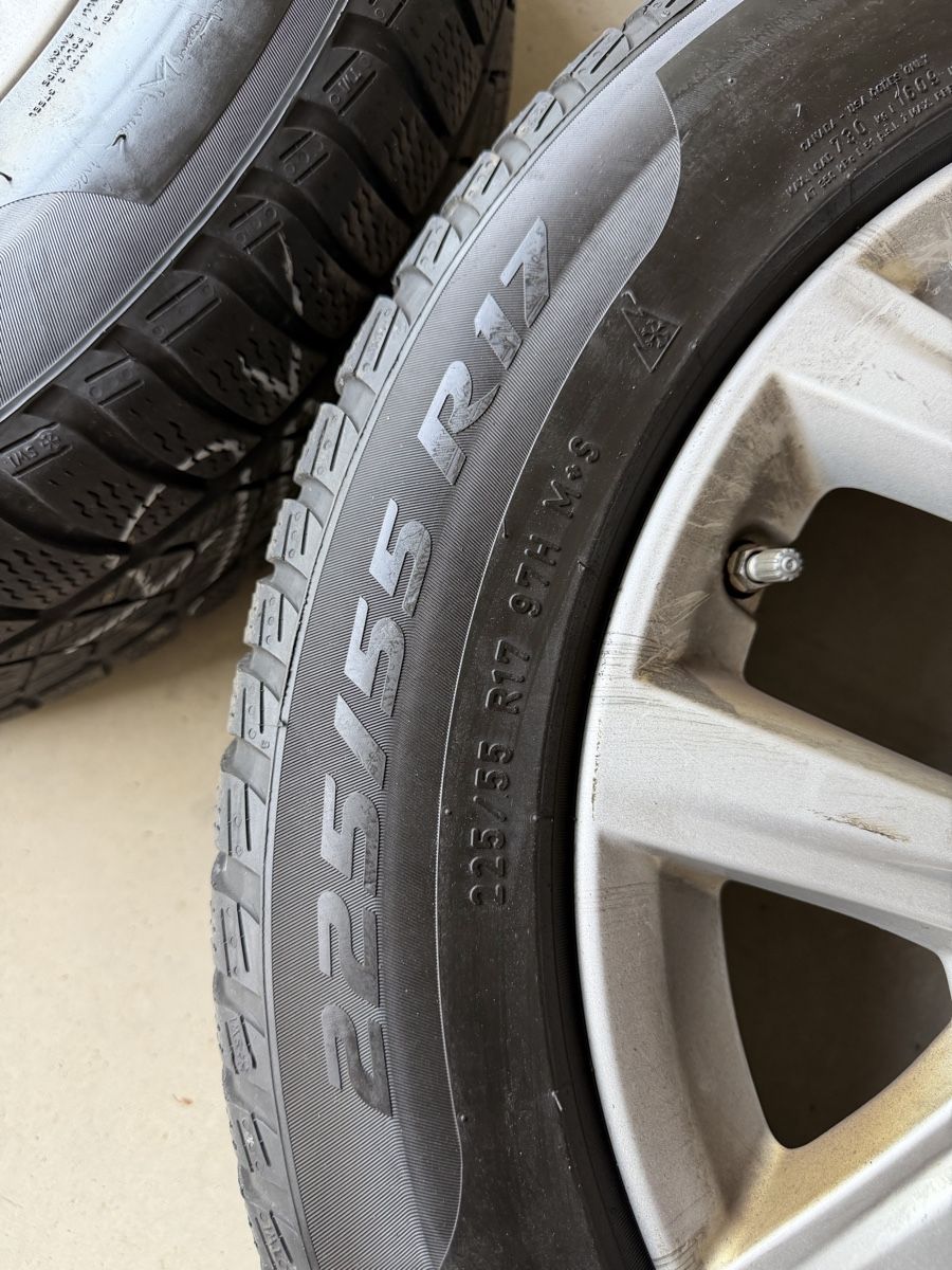 Pirelli Pneumatici & Ruote complete: 225/55 R17  – Nuovo (secondo la descrizione) da Arzier le Muids venduto da GROP94
