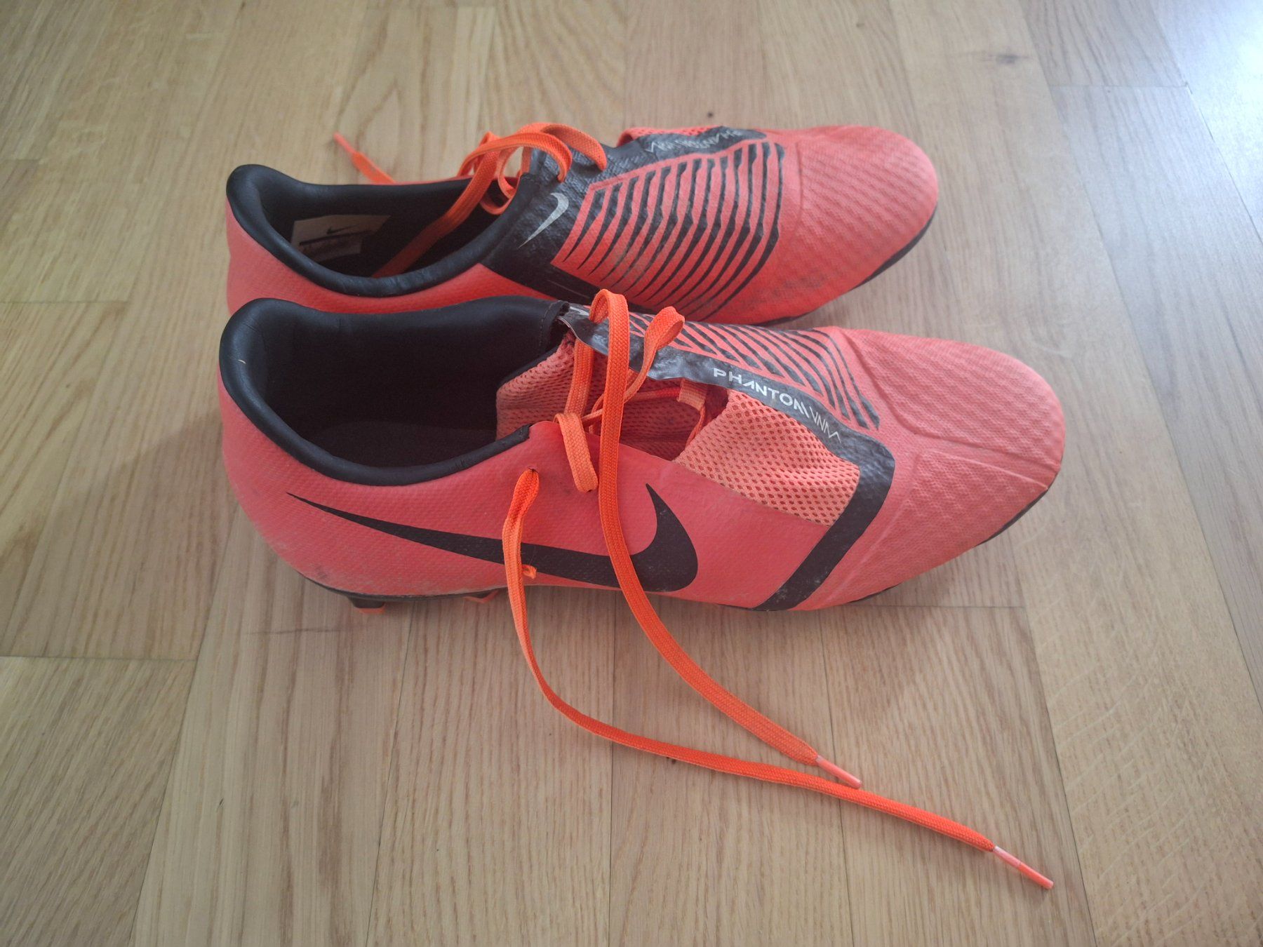 Nike Scarpe da donna: Fussballschuhe – Usato da Luzern venduto da gab_726g 2