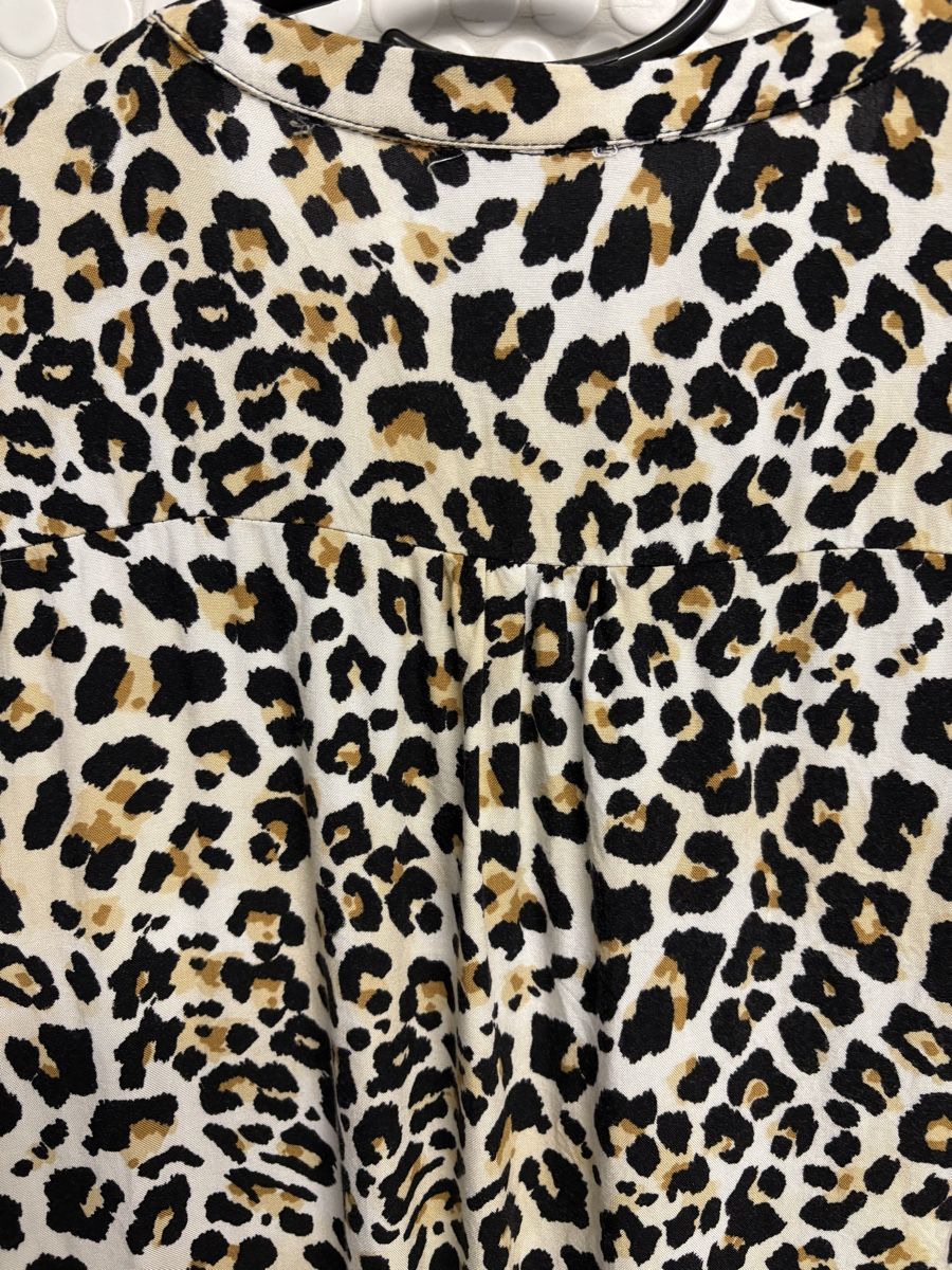 Camicette: Leichte Bluse mit Leo-Muster, Grösse M/L - Chic! – Usato da Basel venduto da ann_7w6q 5