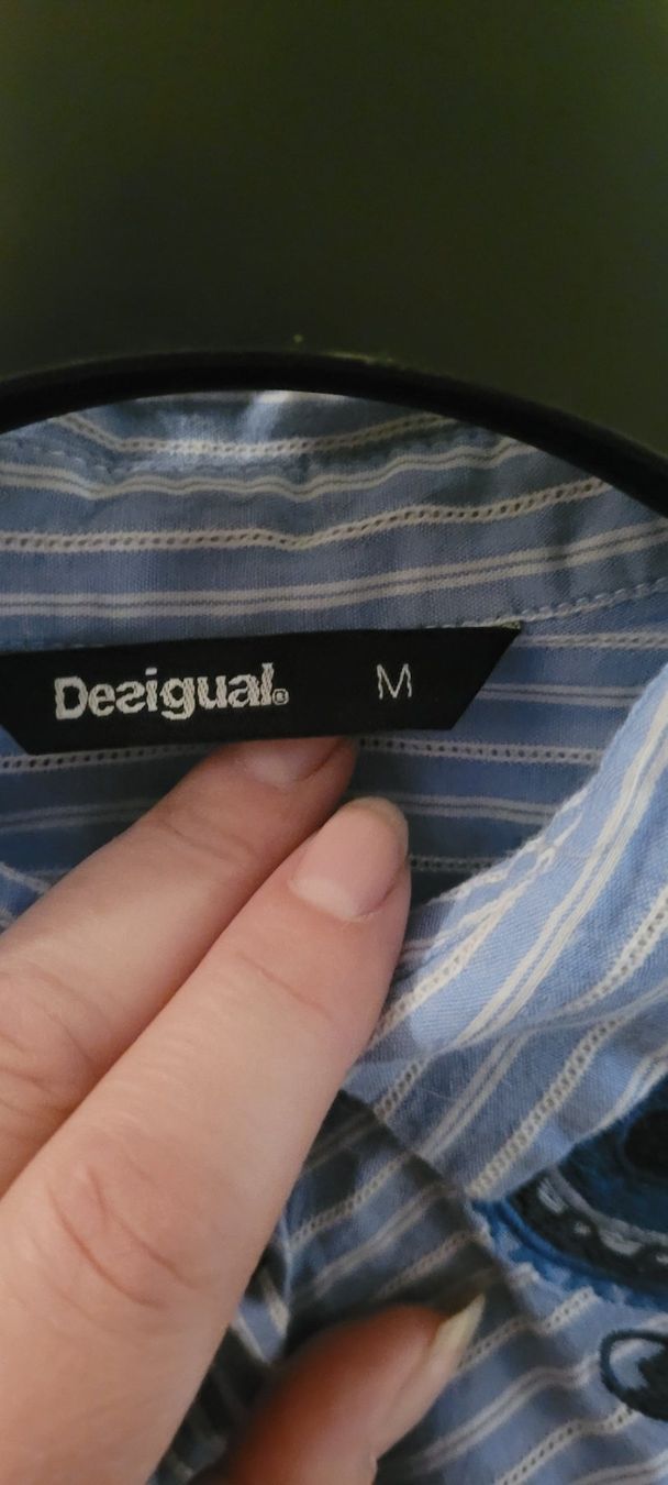 Desigual Chemisiers: Blouse Desigual – D'occasion à Vevey par lba_dd82 2