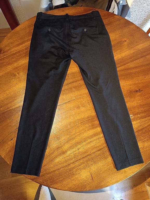 Pantalons: Pantalon de costume noir – D'occasion à yvonand par JeremyC25