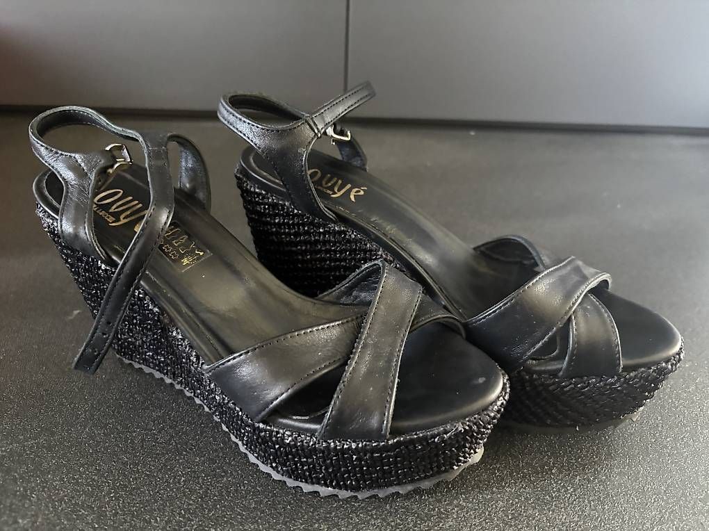 Scarpe da donna: Sandalen 38 schwarz – Usato da Itingen venduto da grapri