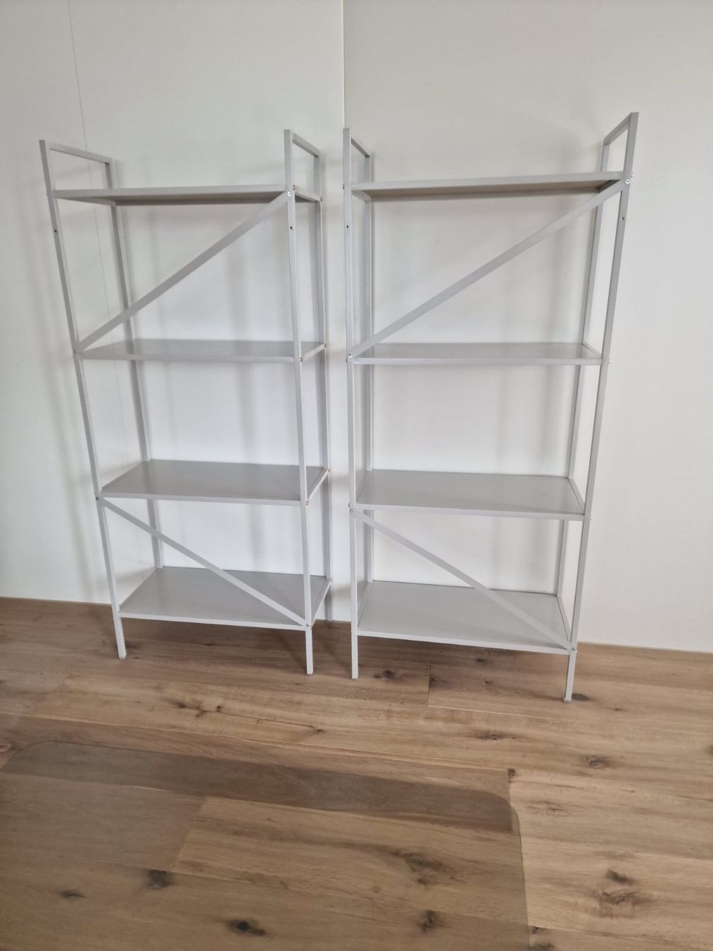 Scaffali: IKEA  4-stöckiges Metallregal x 2 – Usato da Meisterschwanden venduto da dan_7k2p 2