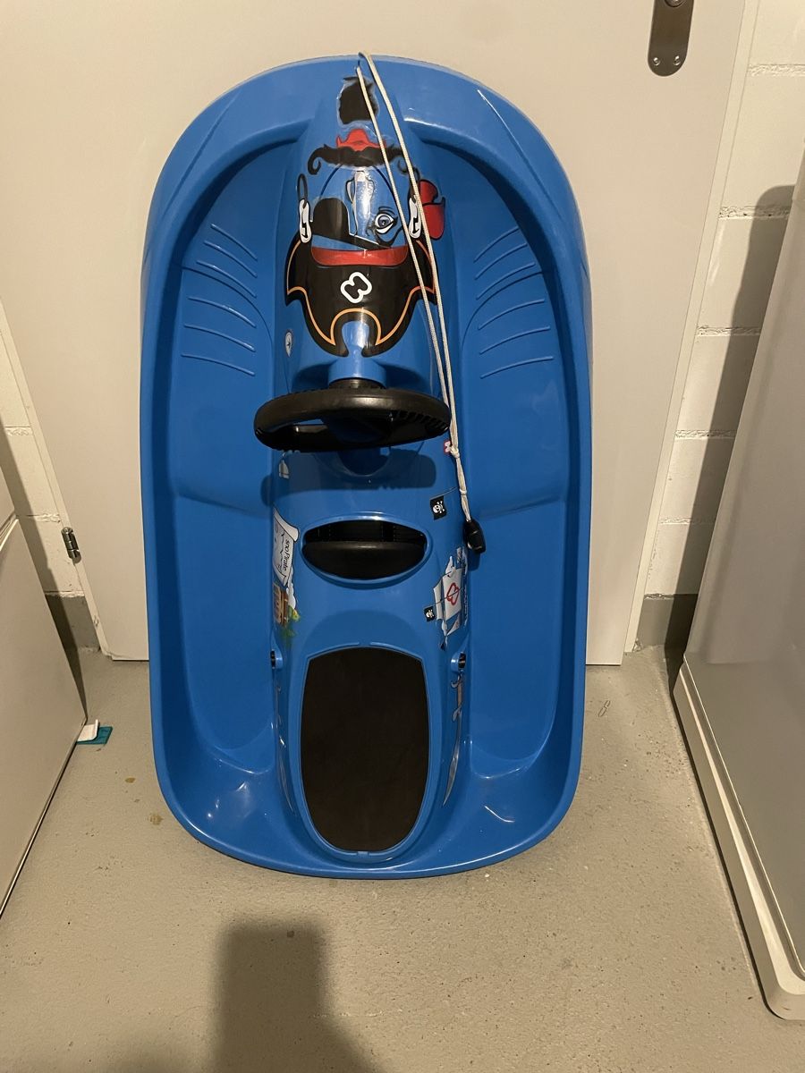 Giocattoli: Sledge - Ready for Winter Fun! Blue, Good Condition – Usato da Freienbach venduto da buyzebra