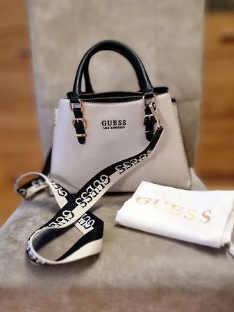 GUESS Handtasche in Pastell - Super Zustand! Wie neu.