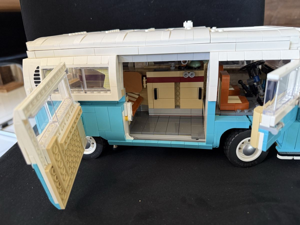 Lego Kit di costruzioni: Lego VW Camper T2 Art. 10279 – Usato da Volketswil venduto da Syellow 2