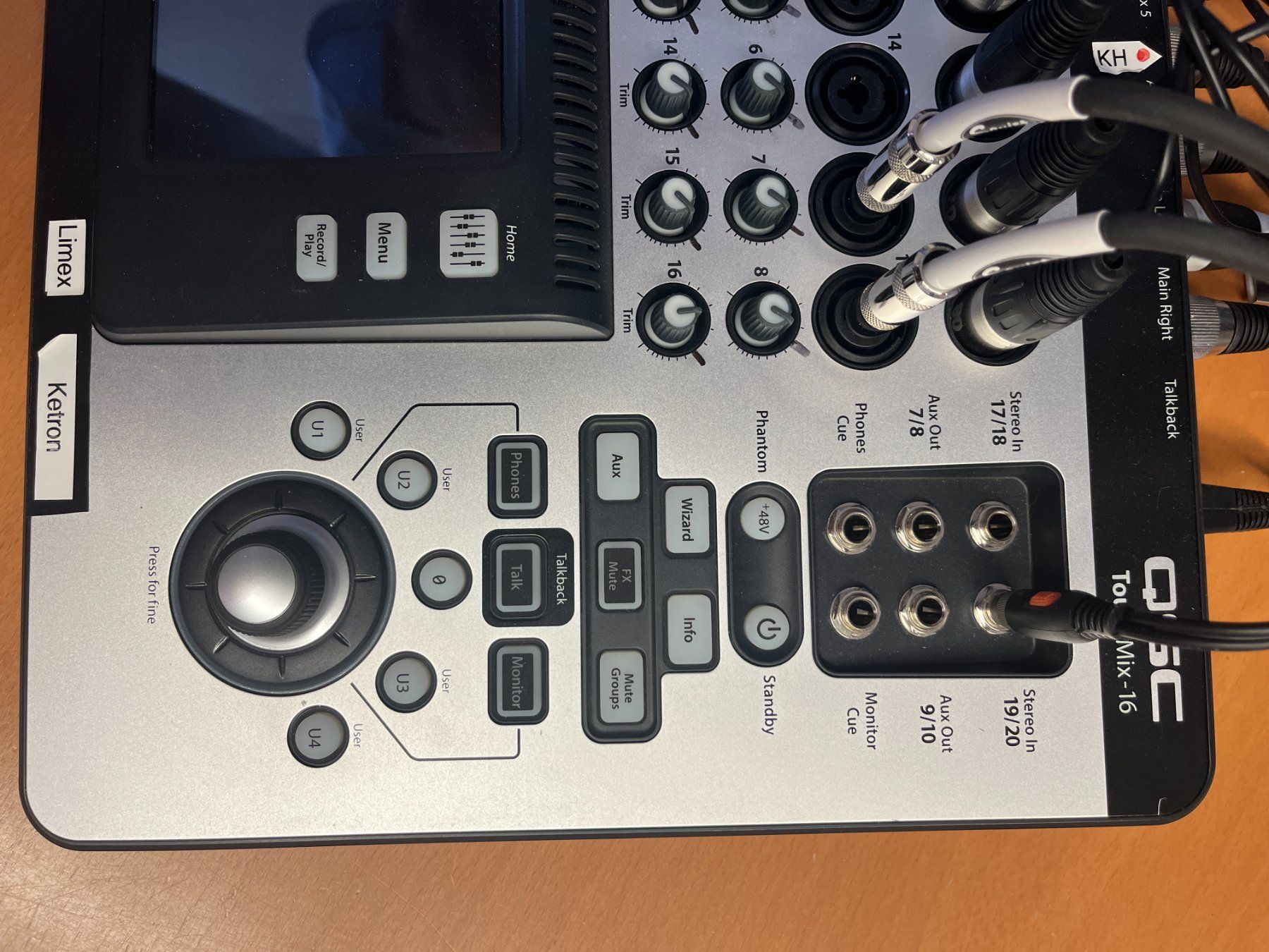 Qsc Platines de mixage: Digitalmischpult  QSC-Touchmix-16 – D'occasion à Thunstetten par Gehon 4