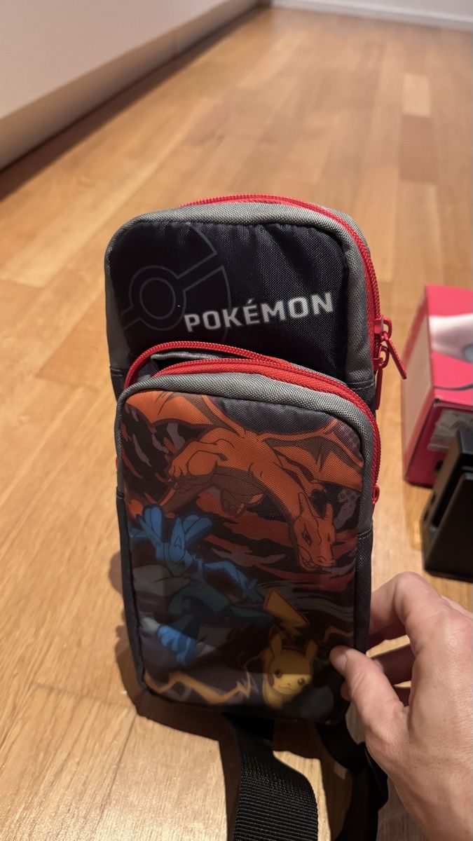 Nintendo Console: Nintendo Switch mit Zubehör Pokémon  – Usato da Wädenswil venduto da fabtastic 9