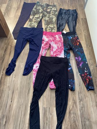 7 x Damen Leggings Gr. M (einer ist Gr. L)