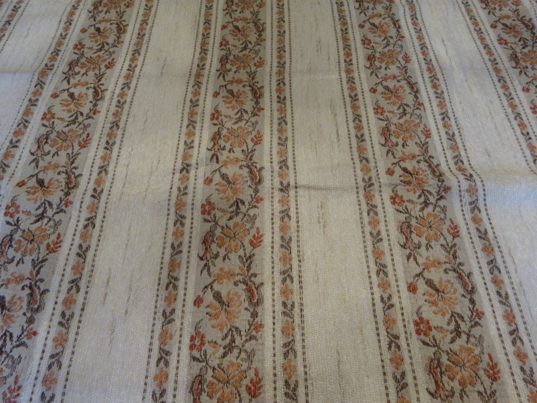 Toutes les décorations: Nappe brillante en coton – Neuf avec emballage d'origine à Biel/Bienne par milamila02