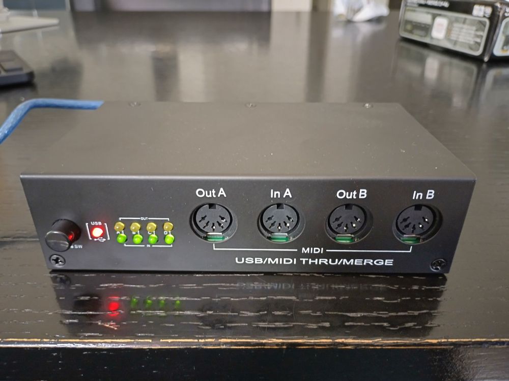 MIDI Interface 4 in/4 out 64 MIDI Channels 4i/4o + Merge (Neu (gemäss ...