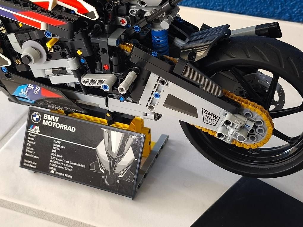 Technics Kit di costruzioni: Nachbau Lego Technic 42130 BMW M 1000 RR – Usato da Bonstetten venduto da Sti2 2