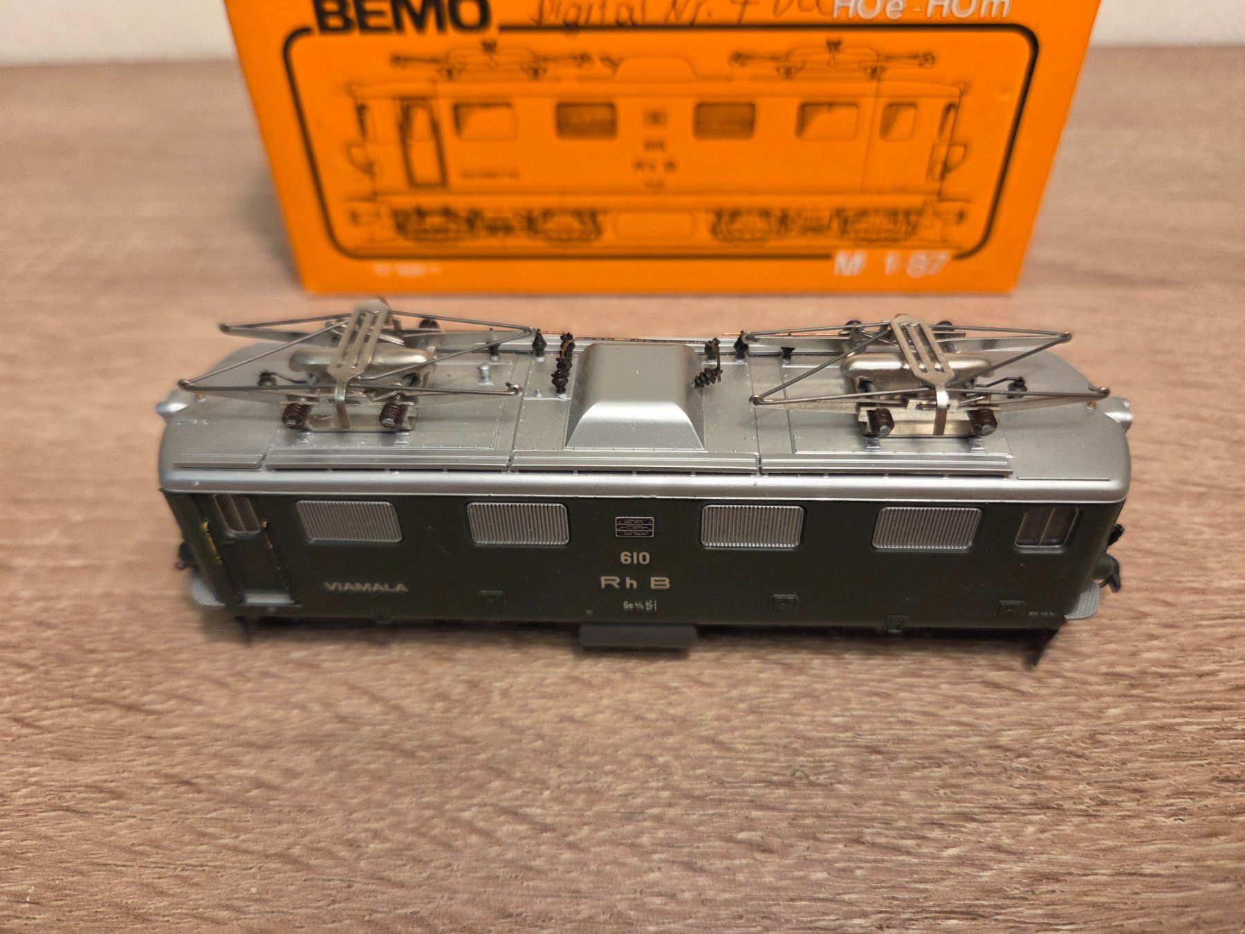 Bemo Modellini di ferrovie: Bemo 1250/9 E-Lok Viamala RhB H0m – Usato da St-Aubin-Sauges venduto da Lo_Go 4