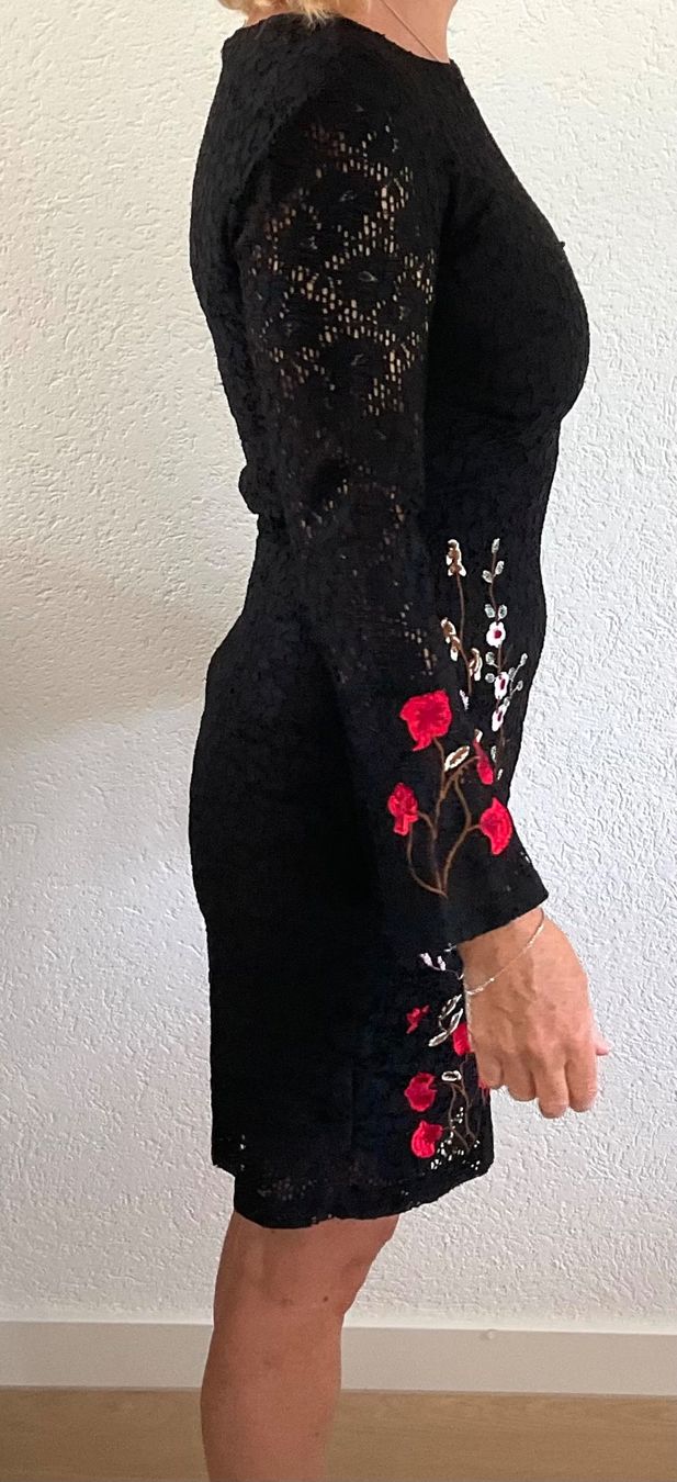 Desigual Kleider: Kleid Desigual schwarz – Gebraucht aus Amriswil von Chmm1 1