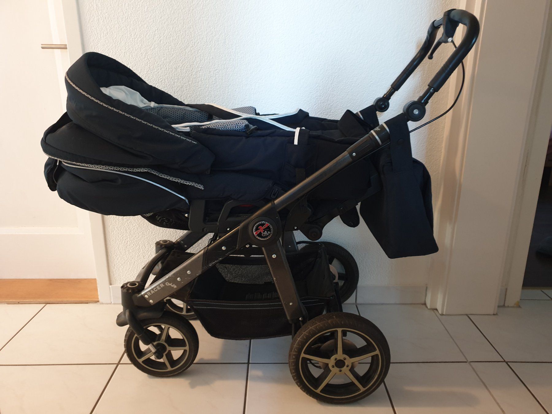 Hartan Kinderwagen: Hartan Racer GTS, Babywanne, Buggysitz – Defekt aus Bern von hpr_mw59
