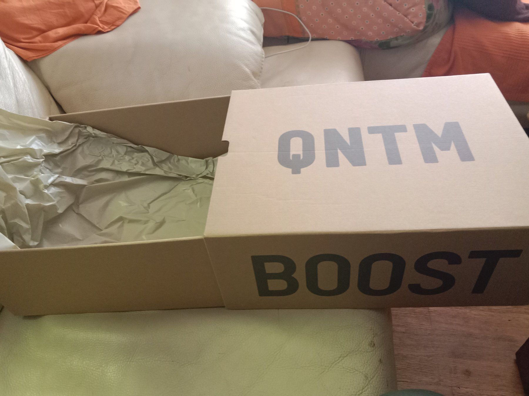 Adidas Scarpe da uomo: Adidas YZY QNTM – Nuovo e nell'imballaggio originale da Sevelen venduto da Mikey_1988 3