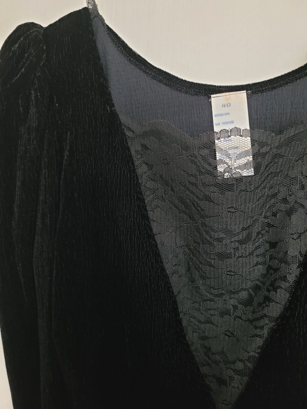 Vestiti: Vintage Partykleid, Samt mit Spitze – Usato da Oberuzwil venduto da rtr_wp6m 2